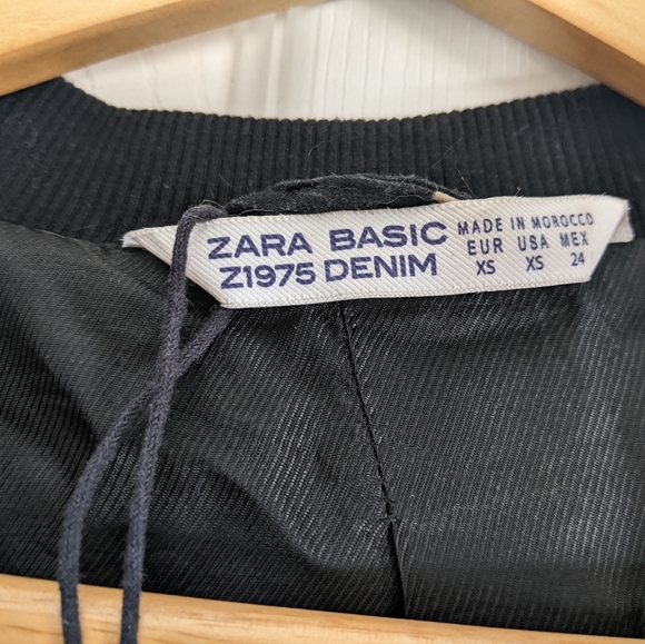 FREE with purchase 🤩 Zara tiger zip-up - Picture 6 of 6